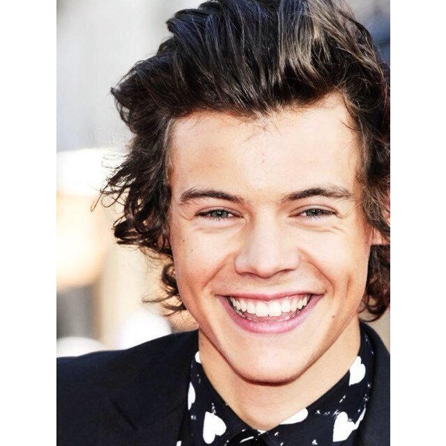 FREE FOLLOW. please follow my main account @harrryloveee thank youuu ily