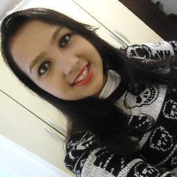 Umα pequenα pessoα, com sonhos de umα grαnde meninα !
Vivendo num mundo surreαl e estressαnte
tentαndo αpenαs ser feliiz ! 8)~