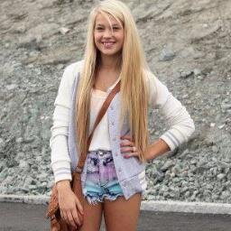 ajla98328564's profile picture. 