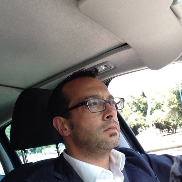 Un giorno vivrò nel mondo dove non combatterò con la quotidianeità per sopravvivere ma semplicemente guarderò il cielo e ringrazierò Dio perchè vivo libero!