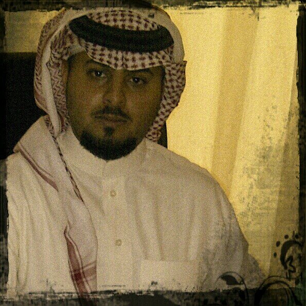 ‏‏بلسانك ترتقي ، بلسانك تحترم ، بلسانك تحتقر .. مسؤول عما أقول ولكنني لست مسؤولا عما تفهم 140 حرف اغرد بما يروق لي ♡♡ ;-)