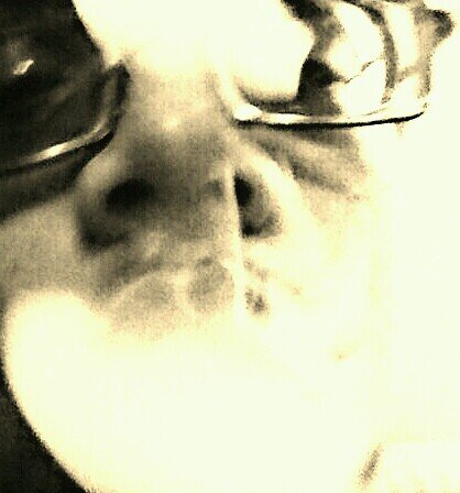 I rap, i'm cold too. FWM. | Followed by Taylor Gang's @CNBBRAND |	http://t.co/lU65gAMW6D | therealyvkv@gmail.com