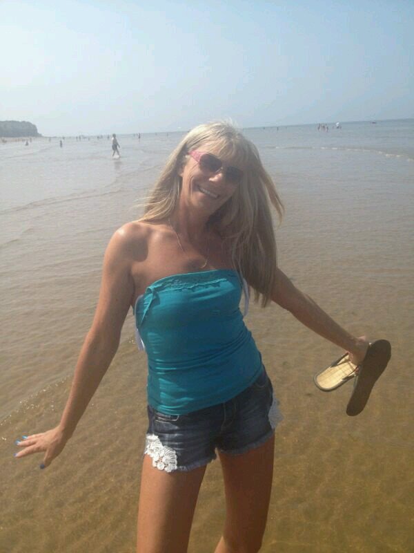 tinajhh's profile picture. 