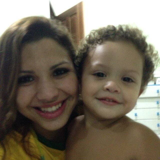 Sou uma mulher apaixonada pela família que Deus me deu. Obrigada Senhor por tudo!!!