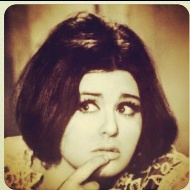 . منَ نآحيـہ صعُبـہ فـ انا صعبـہ بججد وإن جـت على حلآوهہ فَ انا اخر حلآوھہ فيني دلعع رآيـــق على ملعنـہ ججد على ششويہ شيطنہ مع شقآوھہ☺
            ✌دار جـــابر✌