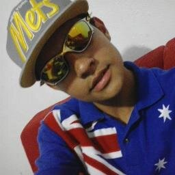 Oiii , meu nome é vinicius tenho 15 anos corinthiano , ciumento pra crL Mais é isso ai naum toh aqui pra agradar ninguem suave , se quizer saber mais é só segui