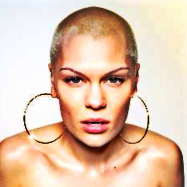 @JessieJ unfollowed me on 07/10/2012. I don't know why. I don't care anymore cos life is too short. Keep smiling :-) #HeartBeat ❤️ 4ever!