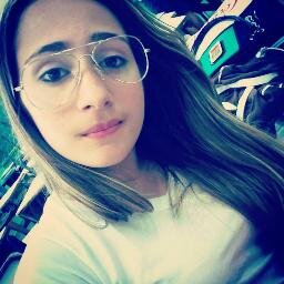 ciumenta,irônica, ... só do BeBê, DEUS é minha fortaleza Follow me?  segui ae *-*