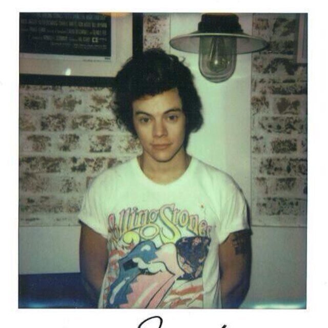 please follow @zarryink its my main acc