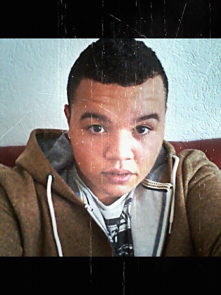 _DNose_'s profile picture. Caramel skin | 17 years old | SongWriter | Maluku! | DM for app| #AIBD | als je het niet ziet zitten kom liggen | #teamhalfbloed