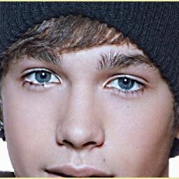 beliebers una pequeña palabra con un gran significado
WE LOVE JUSTIN