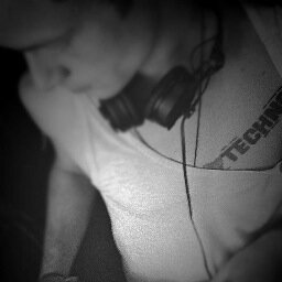 I love Techno and dancing.