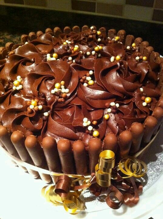 An Al-Jammanah cake is a unique experience, with individual style & decor,start ordering cakes now. #Halal #Cakes #OrderNow #iLoveCake #followback #AJCAKES
