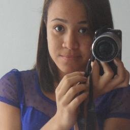 Metade de mim é amor, e a outra metade loucura ! (:
