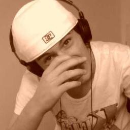 Hivertprintemp's profile picture. Jeune étudiant de 16 ans passionner de Montage Photo/Vidéo