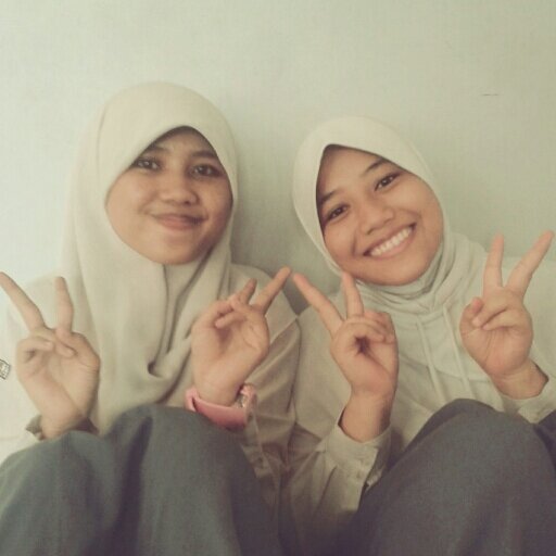 NadiaAnisa_'s profile picture. just follow me :)