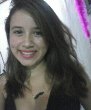 Menina meiga, extrovertida, adoro estar com meus amigos, podemos dizer Inteligente , me acho linda, dou conselhos quando posso, as vezes estressada...