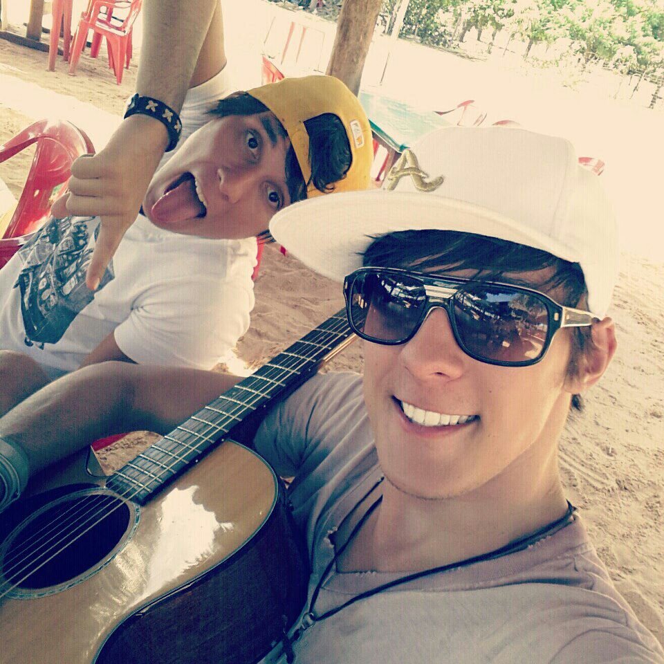 Fã Clube dedicado a dupla @victorfefelipe. As suas mineirinhas te amam muito! Dona: Mariana Calazans Since: 24/11/2012.