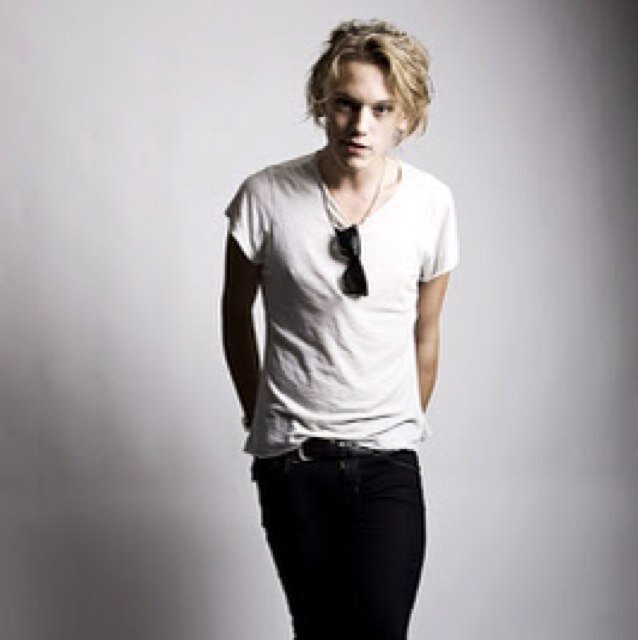 Monster's are easy to fight. Until they manage to crawl into your mind. My personal angel @CreatorFray #TMI #RP