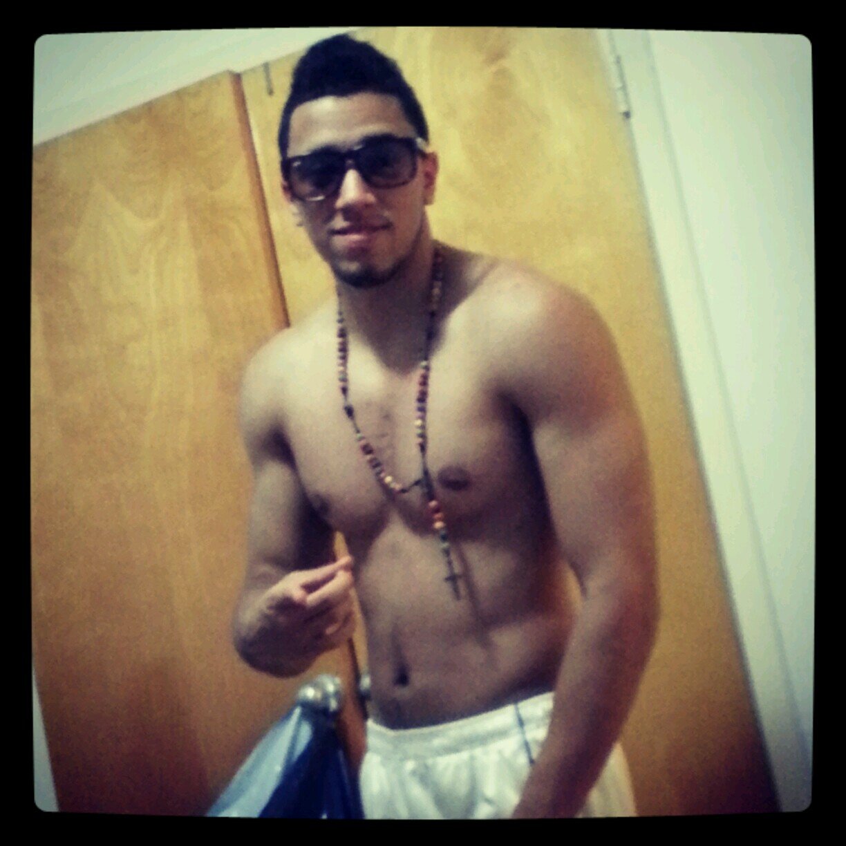 ChrizHdez's profile picture. Just wanna be nice with everybody...