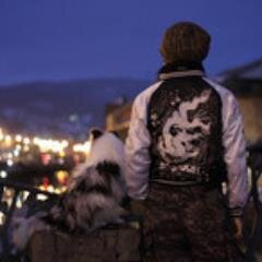 酒好き、ＲＯＣＫ好き、日本ハムファイターズ好きの不良中年。「大橋哲とモッキリファイブ」のうるさいギター弾き。ファイターズのルーキーイヤーに大谷翔平くんに神対応されてからの大ファン♪相棒ハンターカブ。焚き火見ながら飲む酒最高♪北海道日本ハムファイターズ スマイル後援会副会長。相棒はゴールデンレトリバーの蓮左衛門🐶