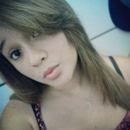 sou extremamente chata, insuportável e não ligo pra nenhum comentário infeliz. mil beijos e uma mordida, nhac ;9