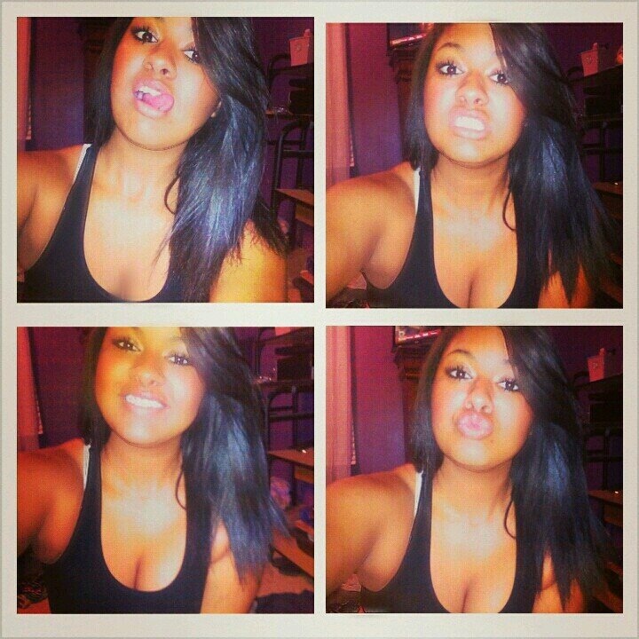 Instagram : desi_monique5 .