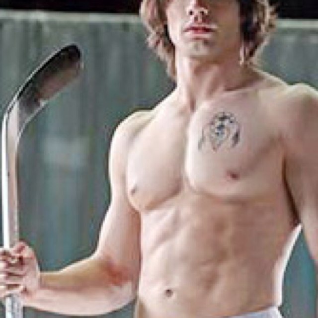 PureHockeyBeaut's profile picture. Pure beauty on and off the ice.