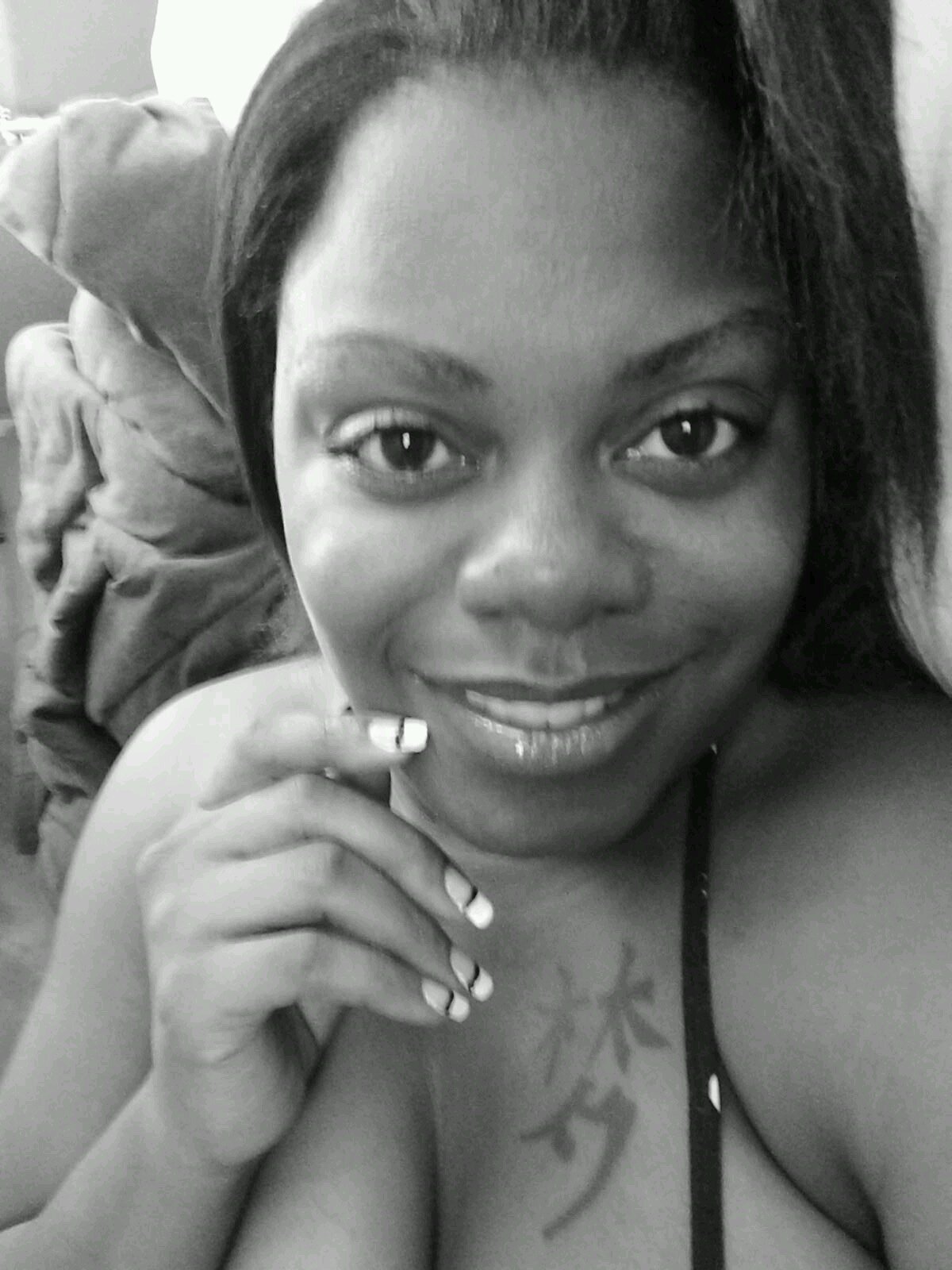 Follow me I follow back #hisqueen #wifey #soladylike