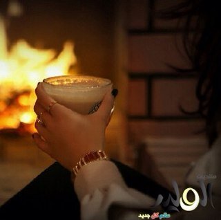 بين اسمي واسم ججدي ... يقع اسم رججل لا حياة لي بدونه