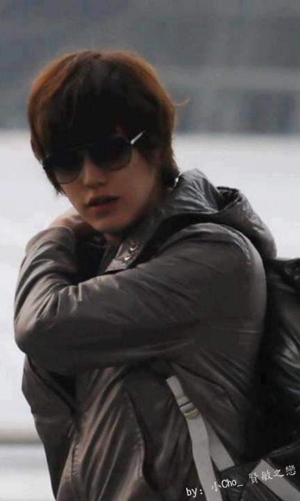 LEAVE! thanks for @fxvickysong nuna 3