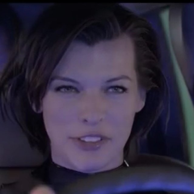 Resident Evil all the wayyyy:3 Milla Jovovich & Michelle Rodriguez