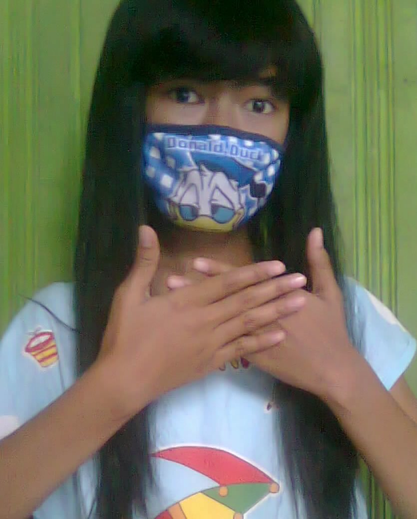 Nama ku khairunnisa , aku selalu ceria , Manis seperti GULLA , Aku sering dibilang HALLUS :D . Tapi aku tetap tersenyum :) . Itu lah aku .