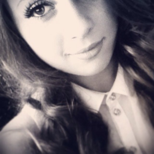 laurynmckernan's profile picture. i'm 16 and i'm Irish. somebody told me that this is the place, where everything’s better and everything’s safe- onetreehill.