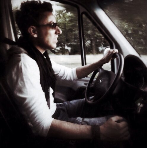 SvenHohnsbeen's profile picture. Das Leben von der anderen Seite sehen. Auffallen auf seine eigene Art. Liebe und gute Gefühle verschenken. Spricht mit Pflanzen und liebt die Natur.
And more...