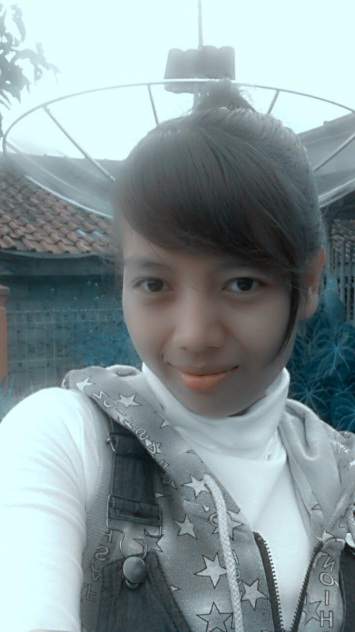 Single{like to be ur friend or maybe more as ur sister,pin bb;29d331e4}honesty&lovely girls thanks 4 tweet me^-^