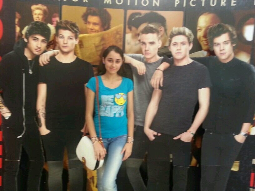 DIRECTIONER BELIEBER SELENATOR forever, never met them but #NsN. please follow me on my other account @ThisIsUsBelieve