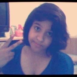 Sou forte,
fraca,
generosa,
egoísta,
angustiada,
perigosa,
infantil,
astuta,
aflita,
serena,
indecorosa,
inconstante,
persistente,
