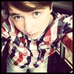 Plut0s's profile picture. Мы учимся говорить два года, а молчать — всю жизнь.