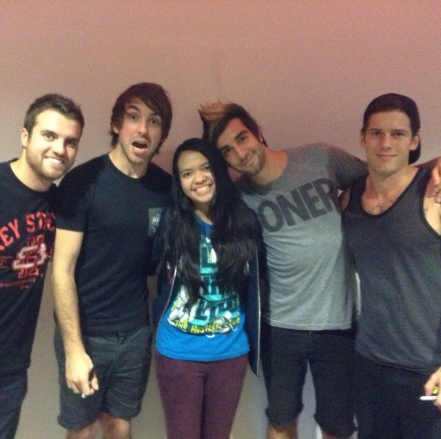 itsmekrishia's profile picture. Professional fangirl. Pop punk is life. 🤘🏻