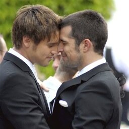 YoelinH's profile picture. learning languages , reading , sleeping , shopping