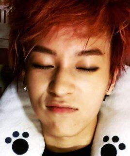 The mischievous one in Teen Top! 93line. face of the group. Don't forget to follow the real one @ljoeljoe1123
