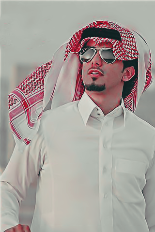 ولد شيخ واسمي مشيخني أرتقي دائماً لكي أصل للأفضل أهتم بالسياسة.. وأختار كل مايعجبني وأغرد به في سماء التويتر ...