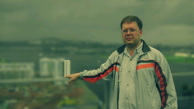 Родился, рос. Учился, вырос. Коммунист, журналист, депутат городского Совета.