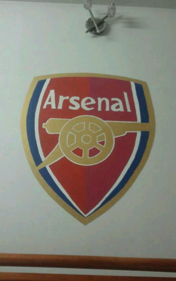 Stuck between DOTA and Football.