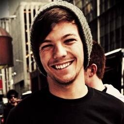 DIRECTIONER 3 meu apelido..kkk ''Carrot's'' amoooo todos os minos mais o meu preferido é o Louis!