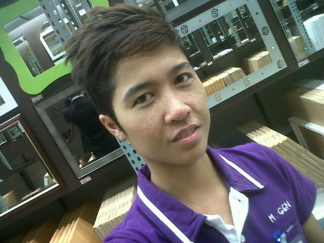 โสด ไม่หยิ่ง รักน้องหมามากๆ ฟอลเยอะๆนะคับ ^^ BB Pin:21171B96. Line :namo.l