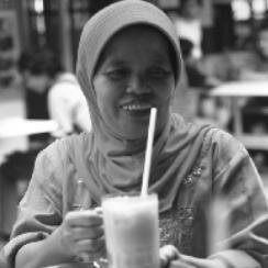 Udah pada minum belum? | Es teh manis dan Batagor, yang manis makan di takor. Yang kenal bucil di pollow yak bucilnya