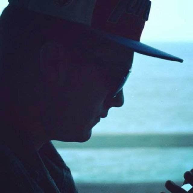 O amor que eu sinto por você é maior que tudo , por isso eu vou estar pra sempre com você @luansantana ♥' Luan seguiu 25/08/2012 ás 19:27.