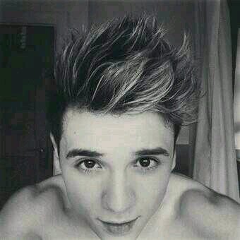 ElyarFoxImagine's profile picture. Bonjour! My names Adell! The first imagine account in the fanbase! (all in faves) hit me up on; @LukeIsBeyonce